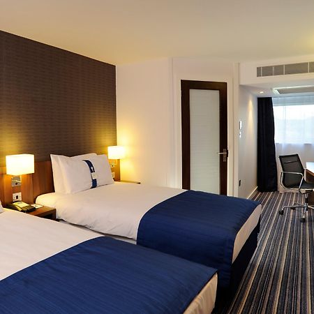 Holiday Inn Express Crewe, An Ihg Hotel Exterior photo