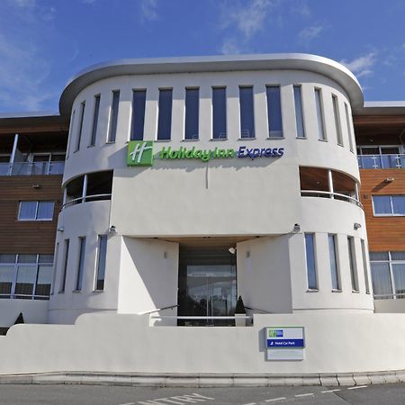 Holiday Inn Express Crewe, An Ihg Hotel Exterior photo