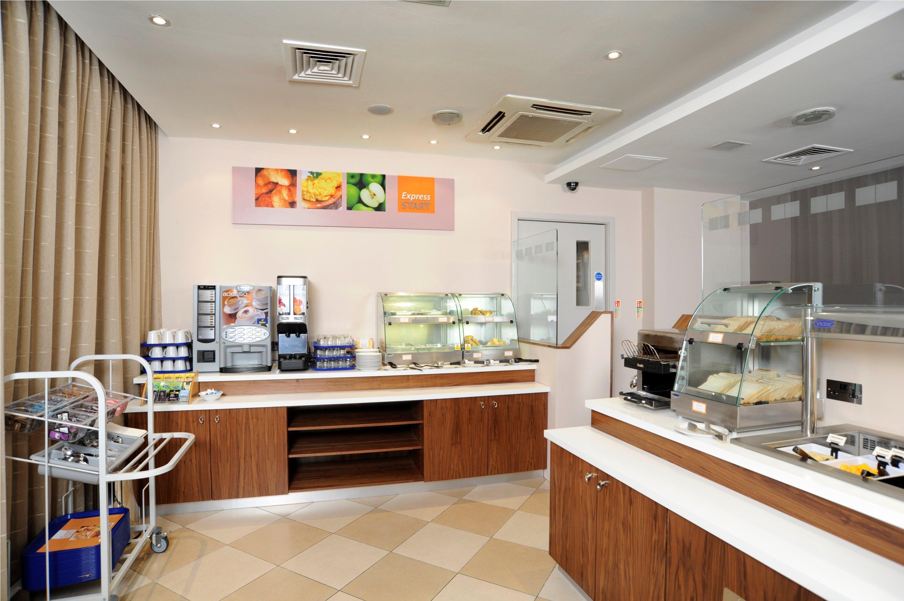 Holiday Inn Express Crewe, An Ihg Hotel Exterior photo