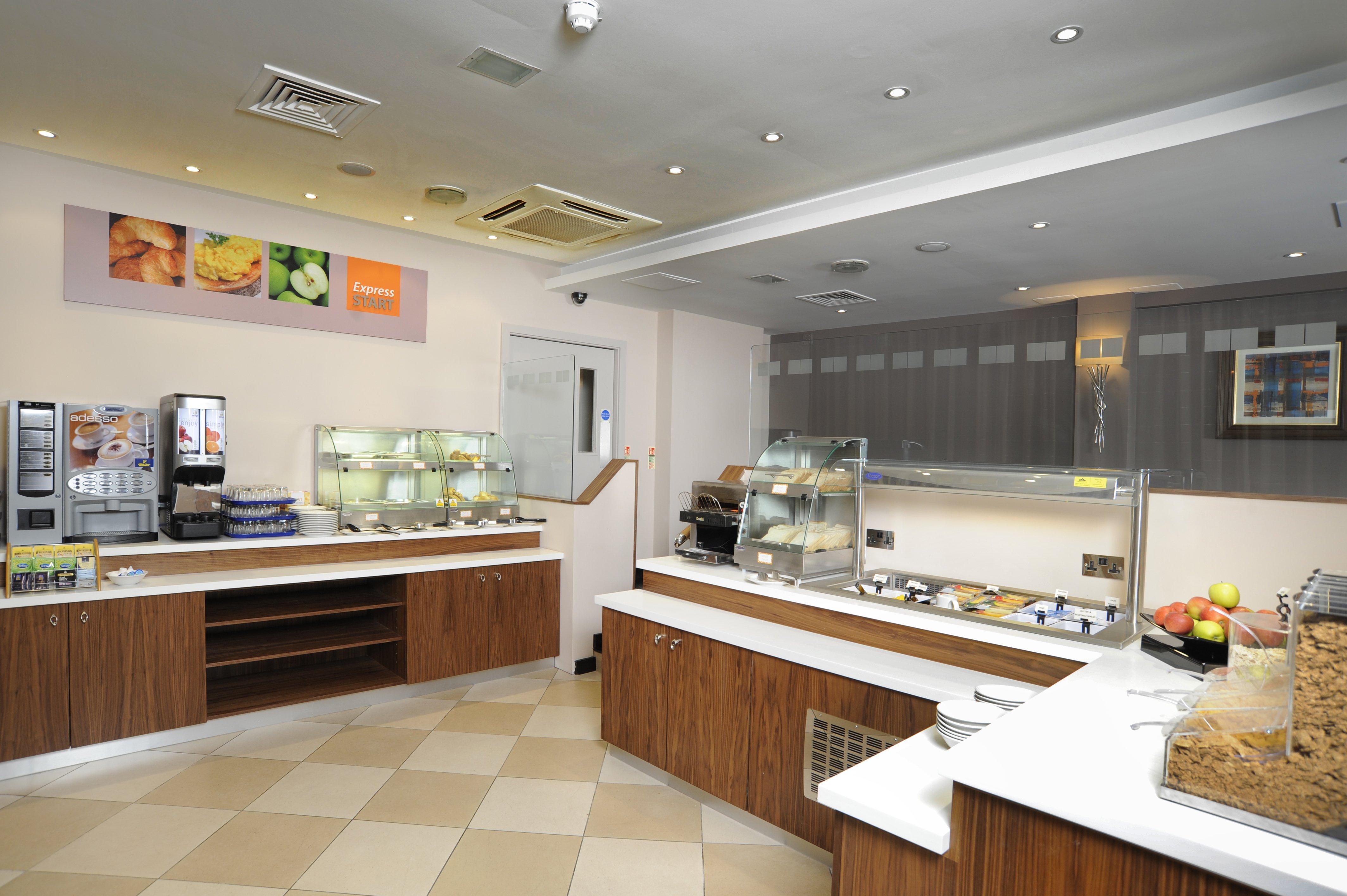 Holiday Inn Express Crewe, An Ihg Hotel Restaurant photo