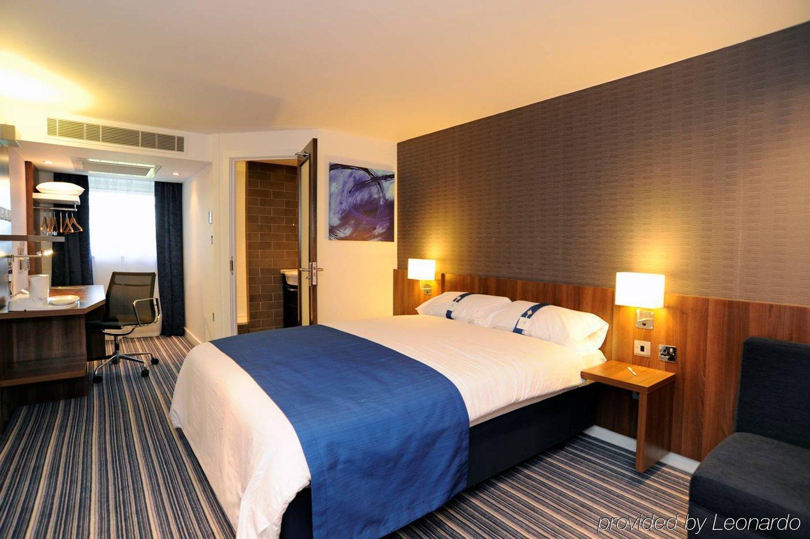 Holiday Inn Express Crewe, An Ihg Hotel Exterior photo